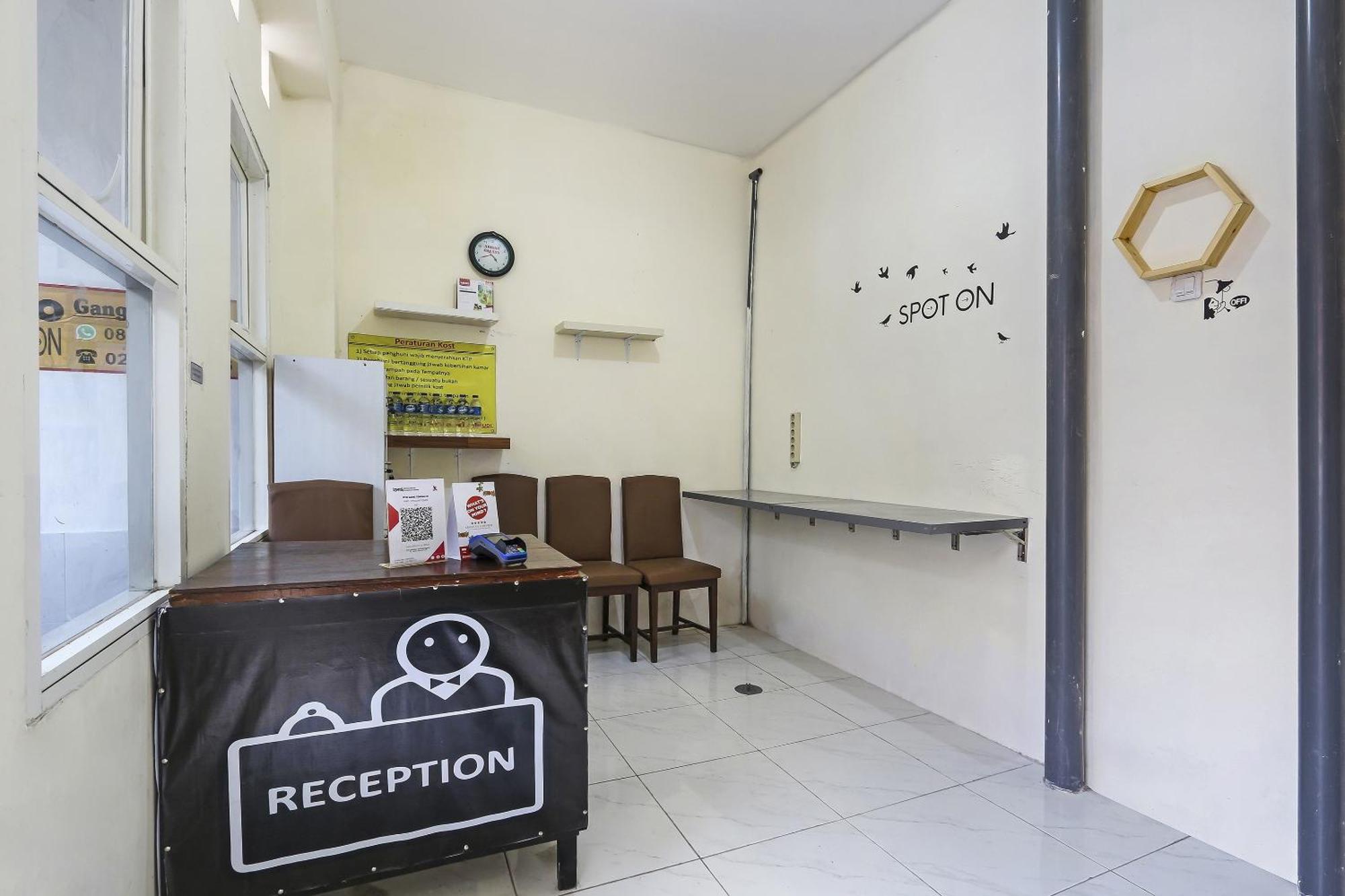 Spot On 90780 Gang Tengah Homestay Syariah Semarang Kültér fotó