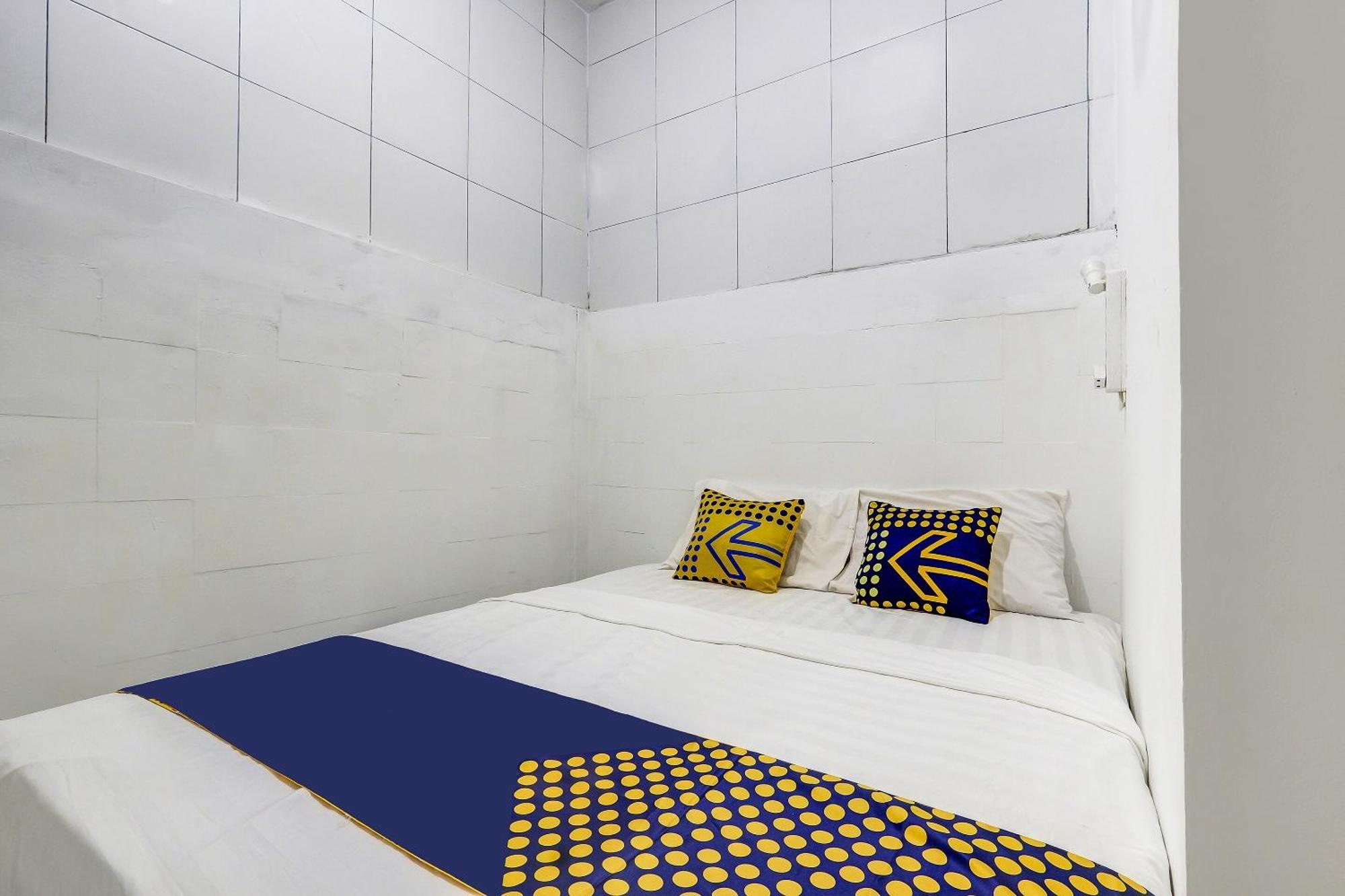 Spot On 90780 Gang Tengah Homestay Syariah Semarang Kültér fotó